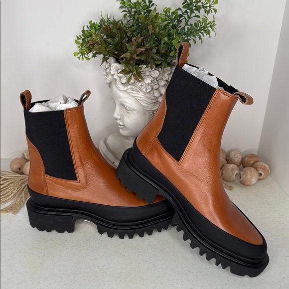 ALLSAINTS HARLEE Chelsea Tan Leather Lug Sole Chunky Boots Euro 38/7 NWOB - Picture 2 of 10